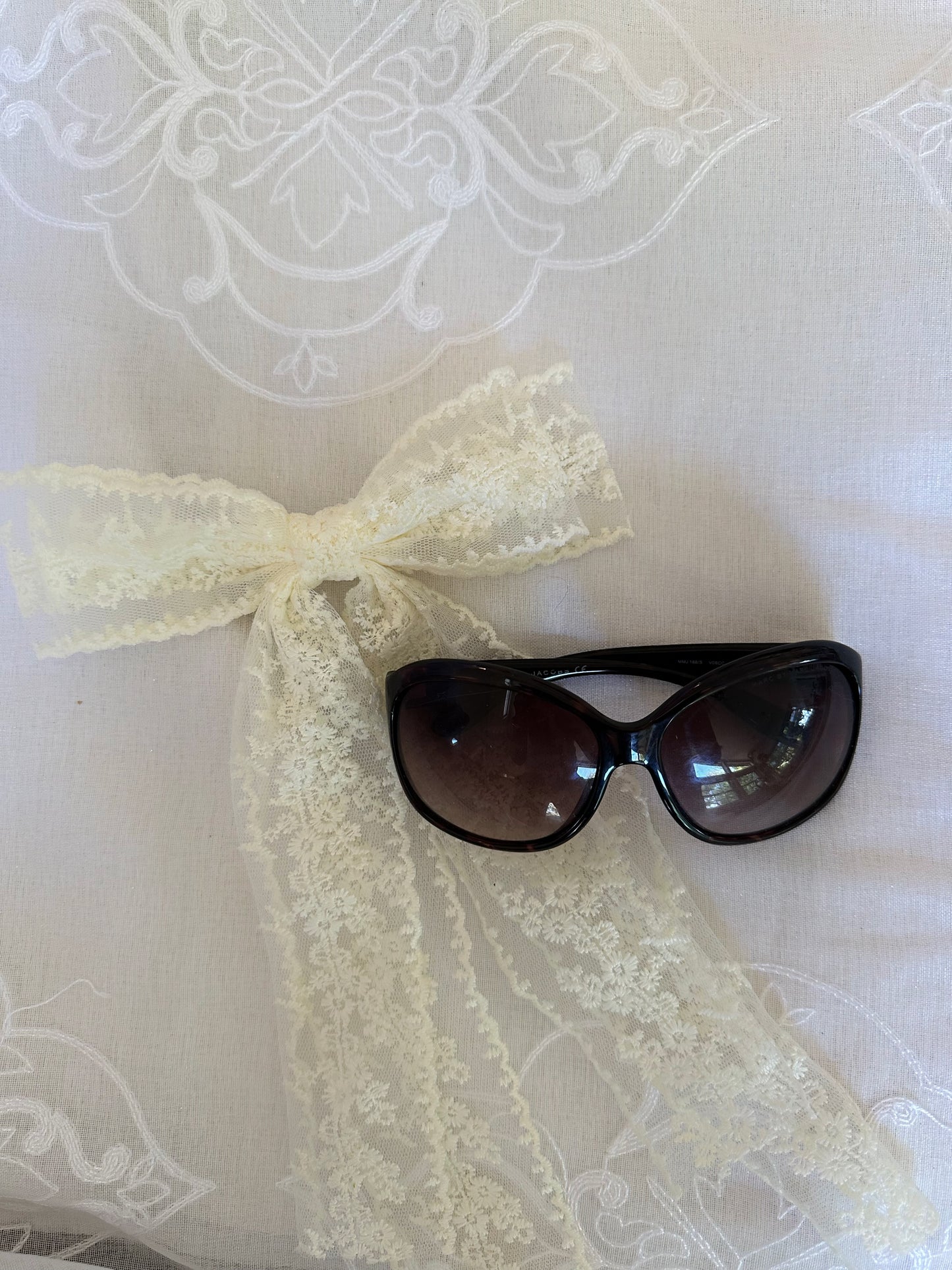 marc by marc jacobs ribbon detail sunglasses