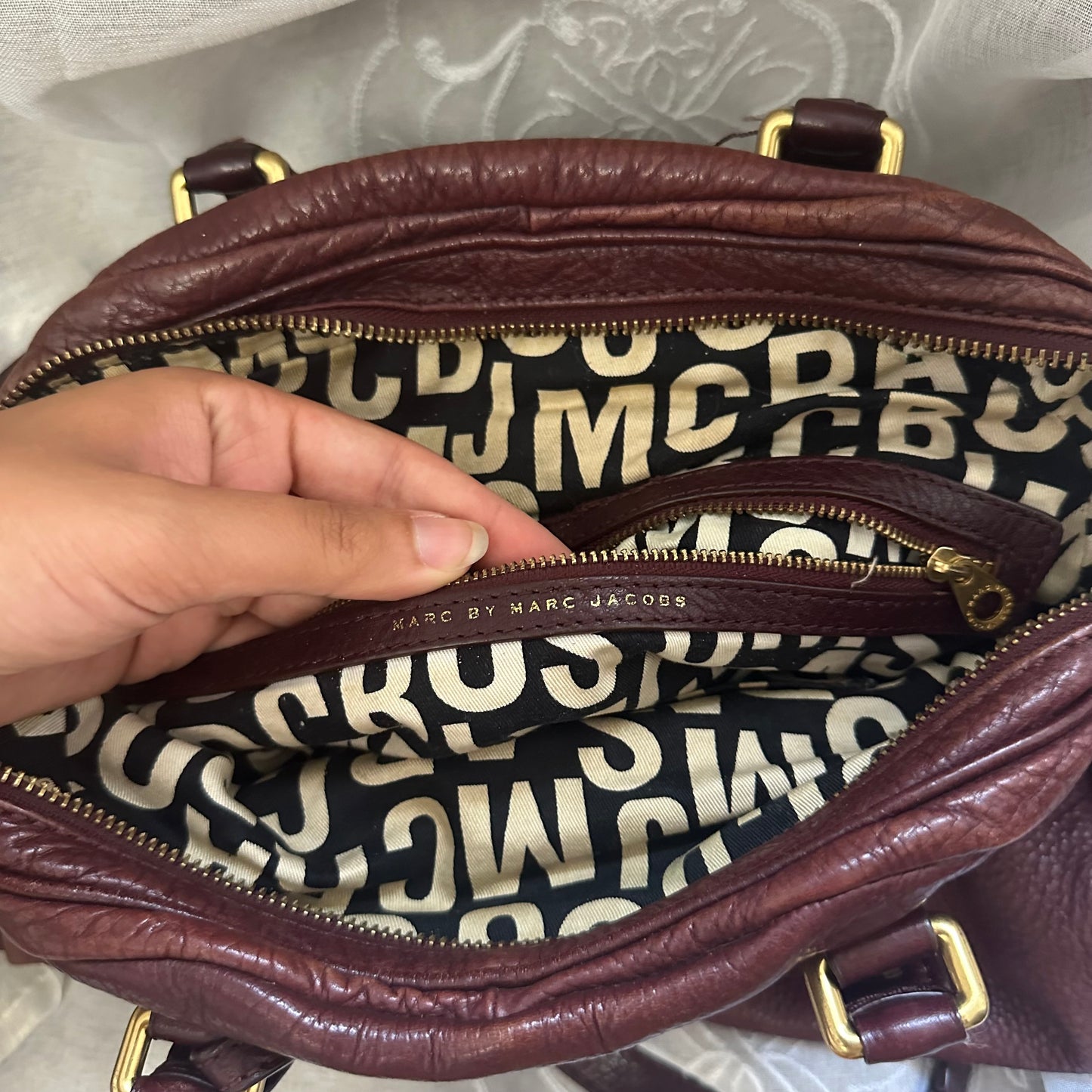 marc by marc jacobs large groovee in chocolate