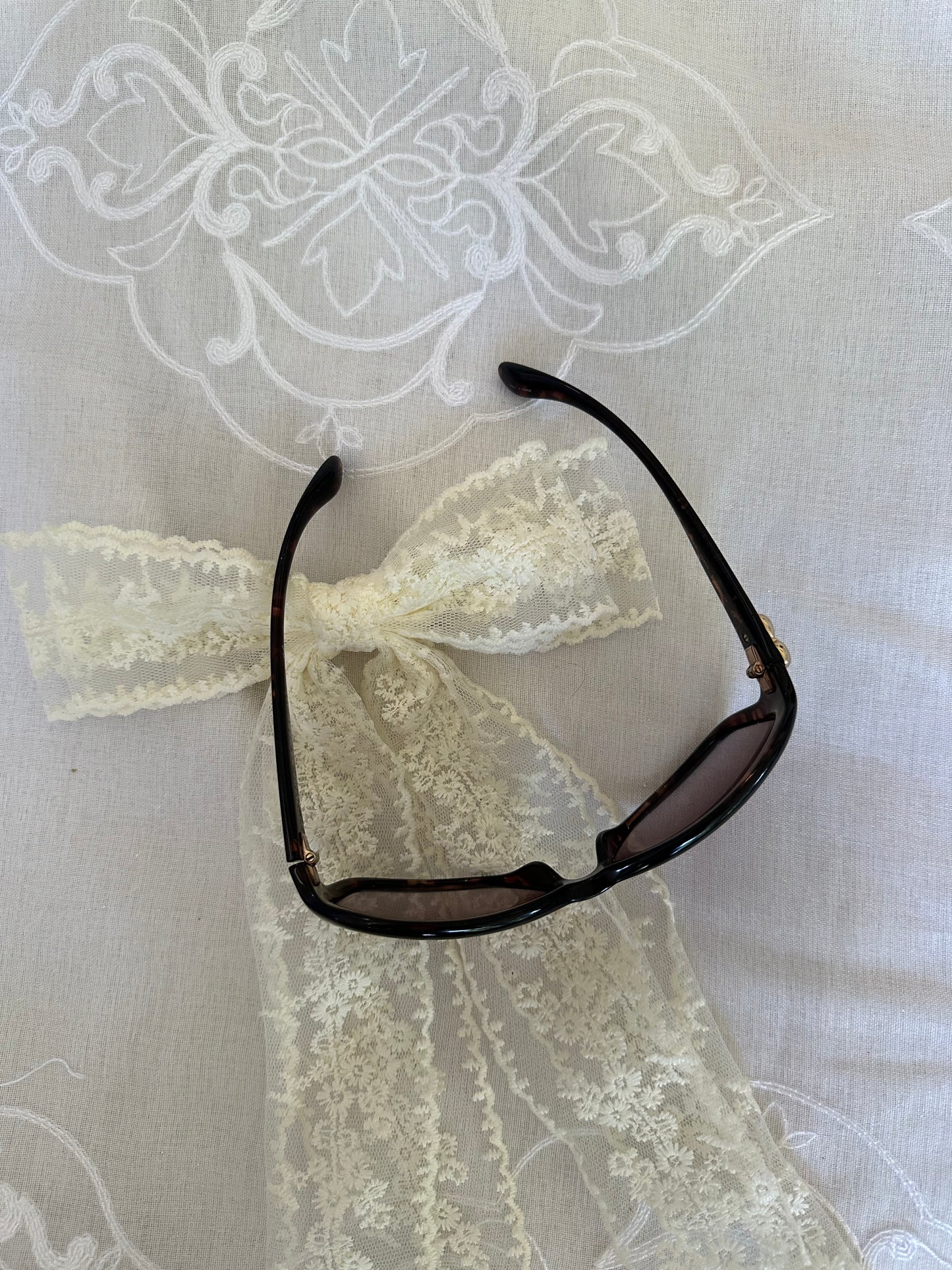 marc by marc jacobs ribbon detail sunglasses