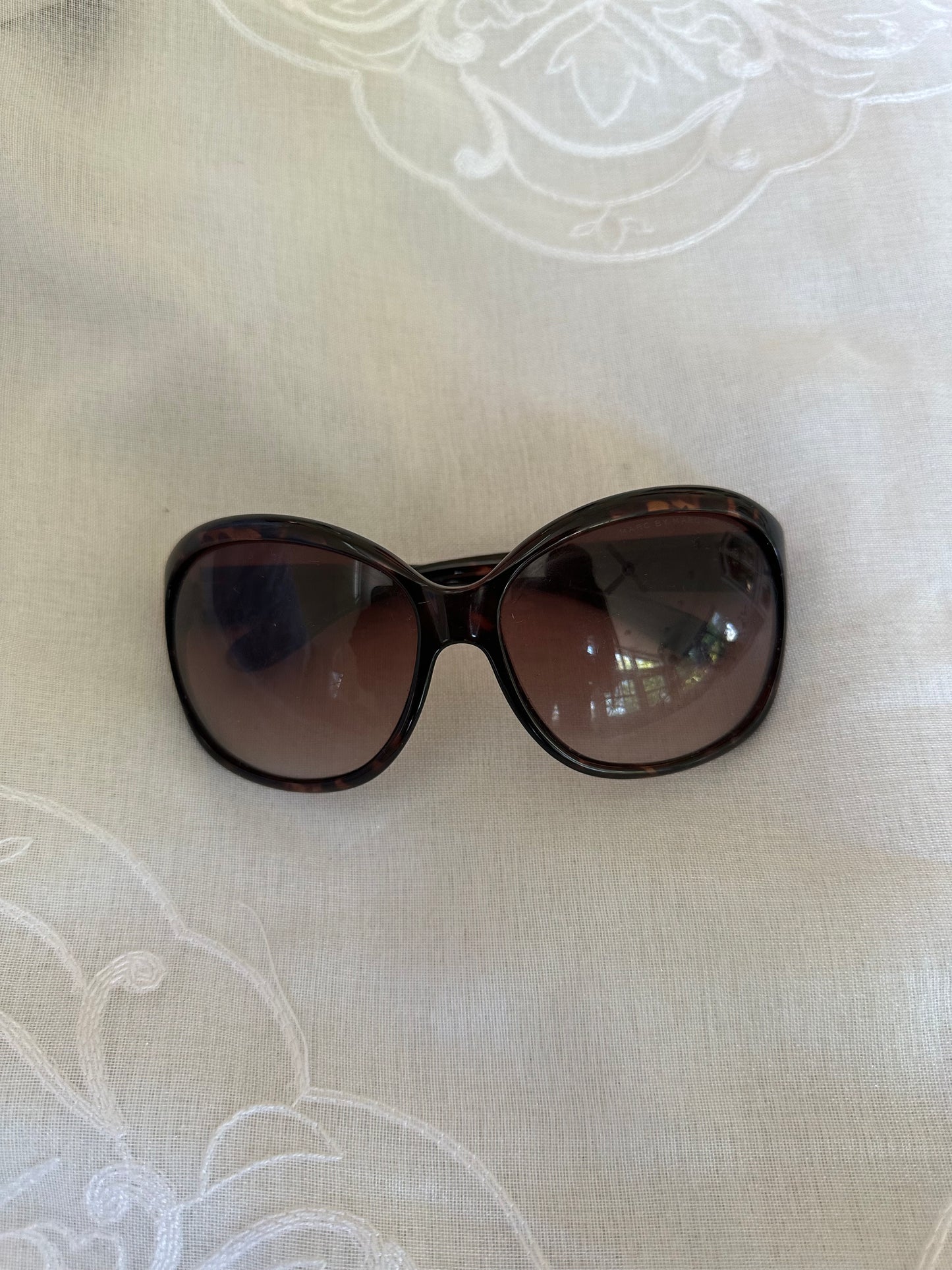 marc by marc jacobs ribbon detail sunglasses