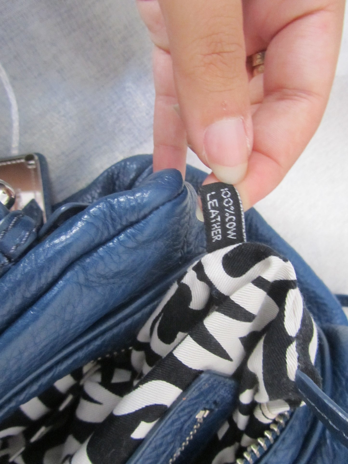marc by marc jacobs vintage navy blue baby groovee