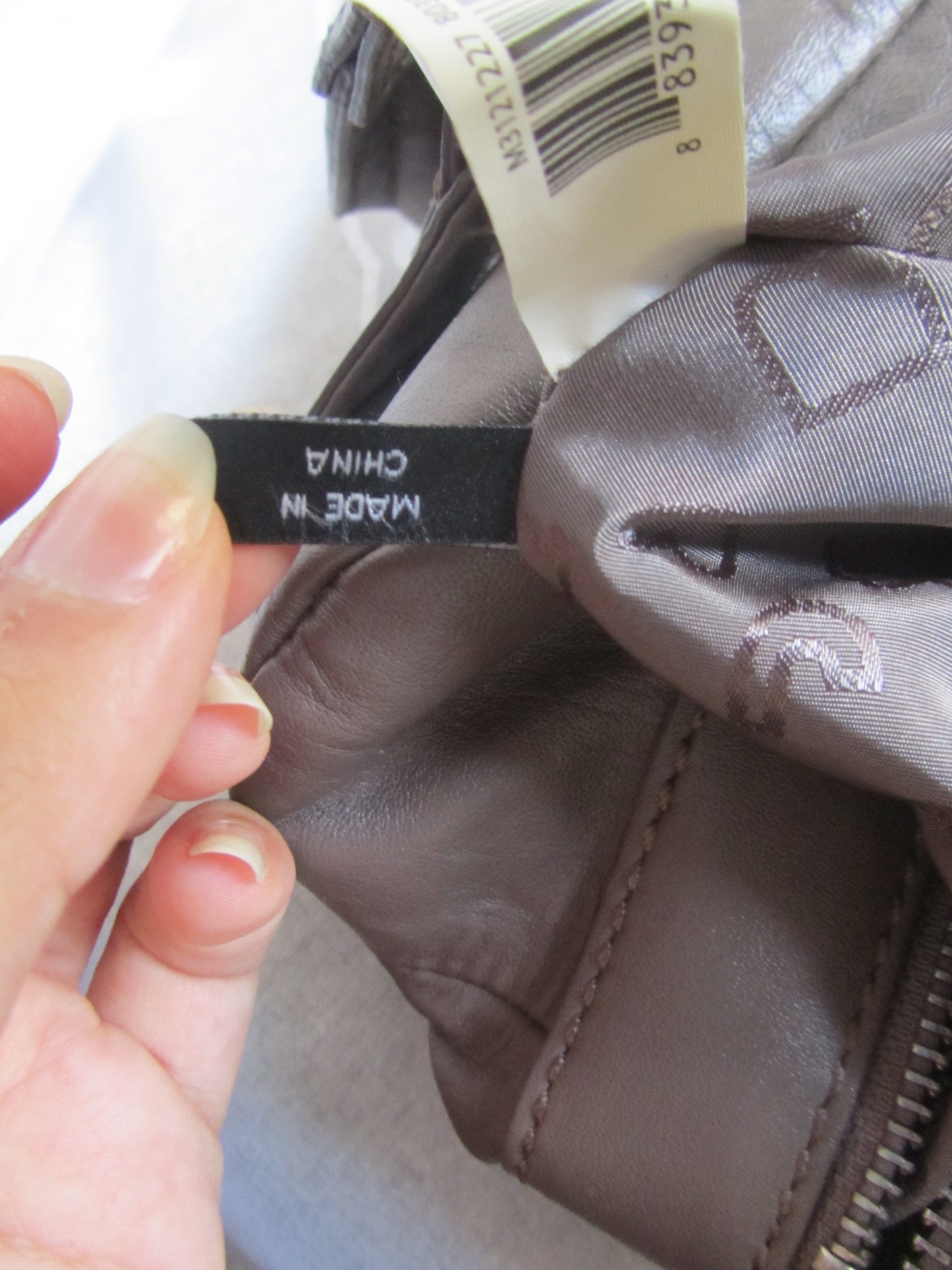 marc by marc jacobs large leather bag in grey