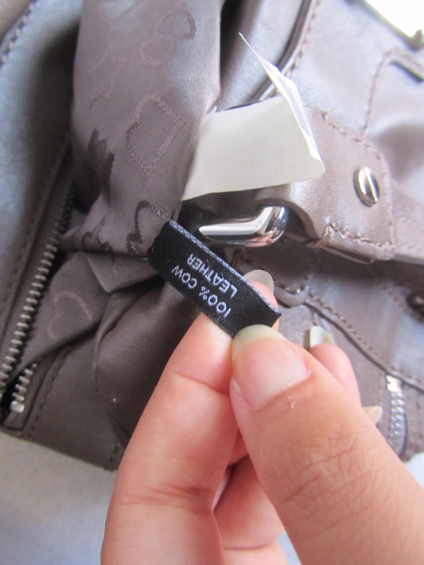 marc by marc jacobs large leather bag in grey