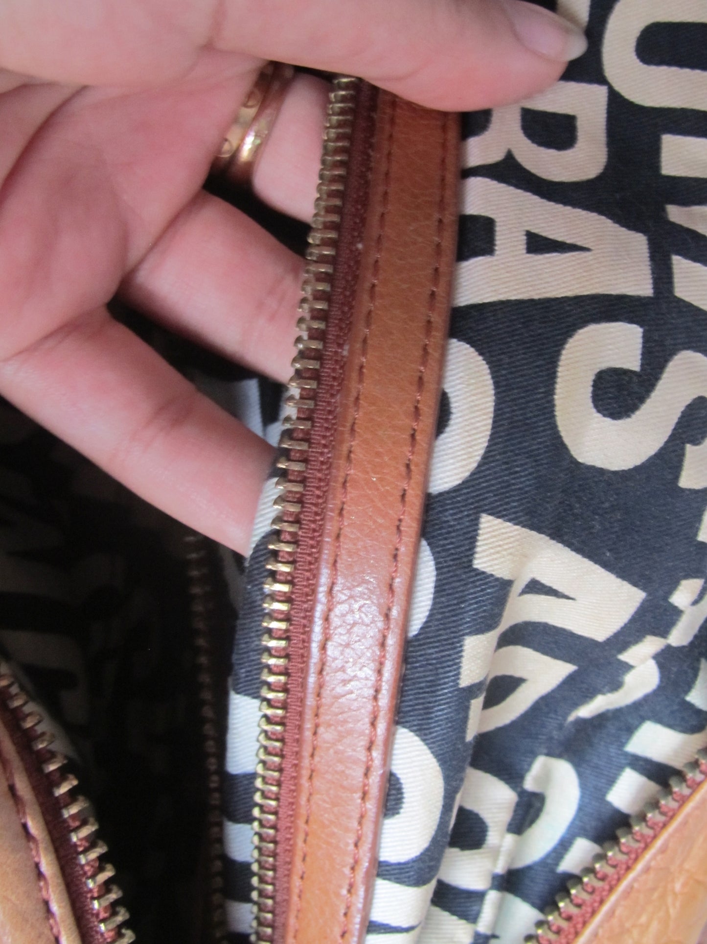 marc by marc jacobs vintage large groovee in chestnut brown