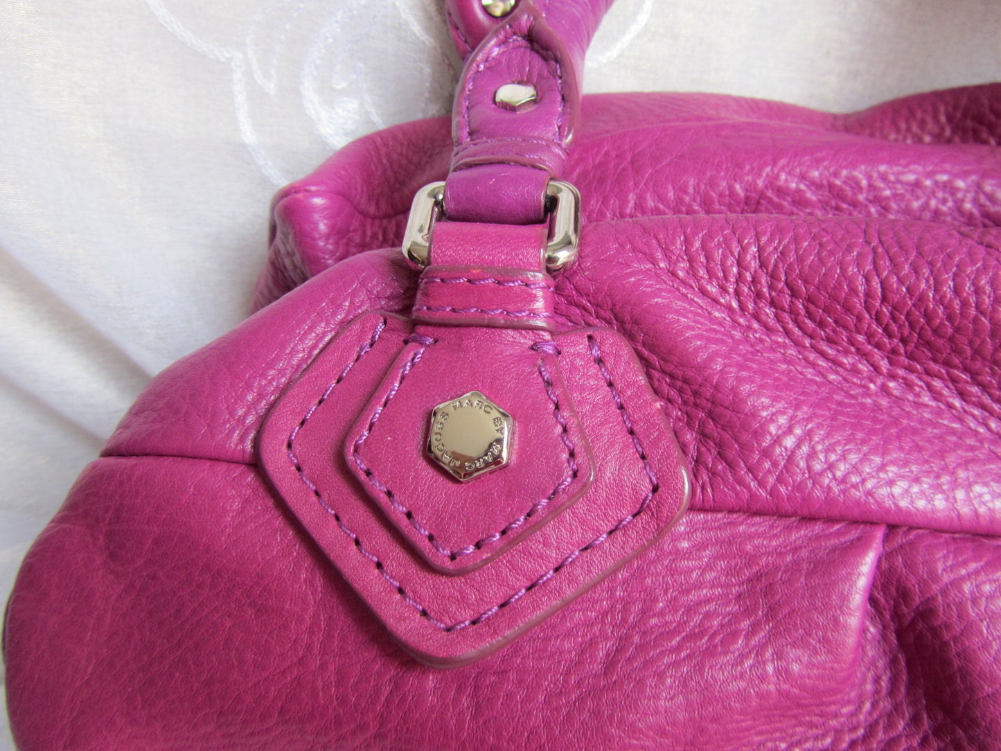 marc by marc jacobs vintage large groovee in magenta