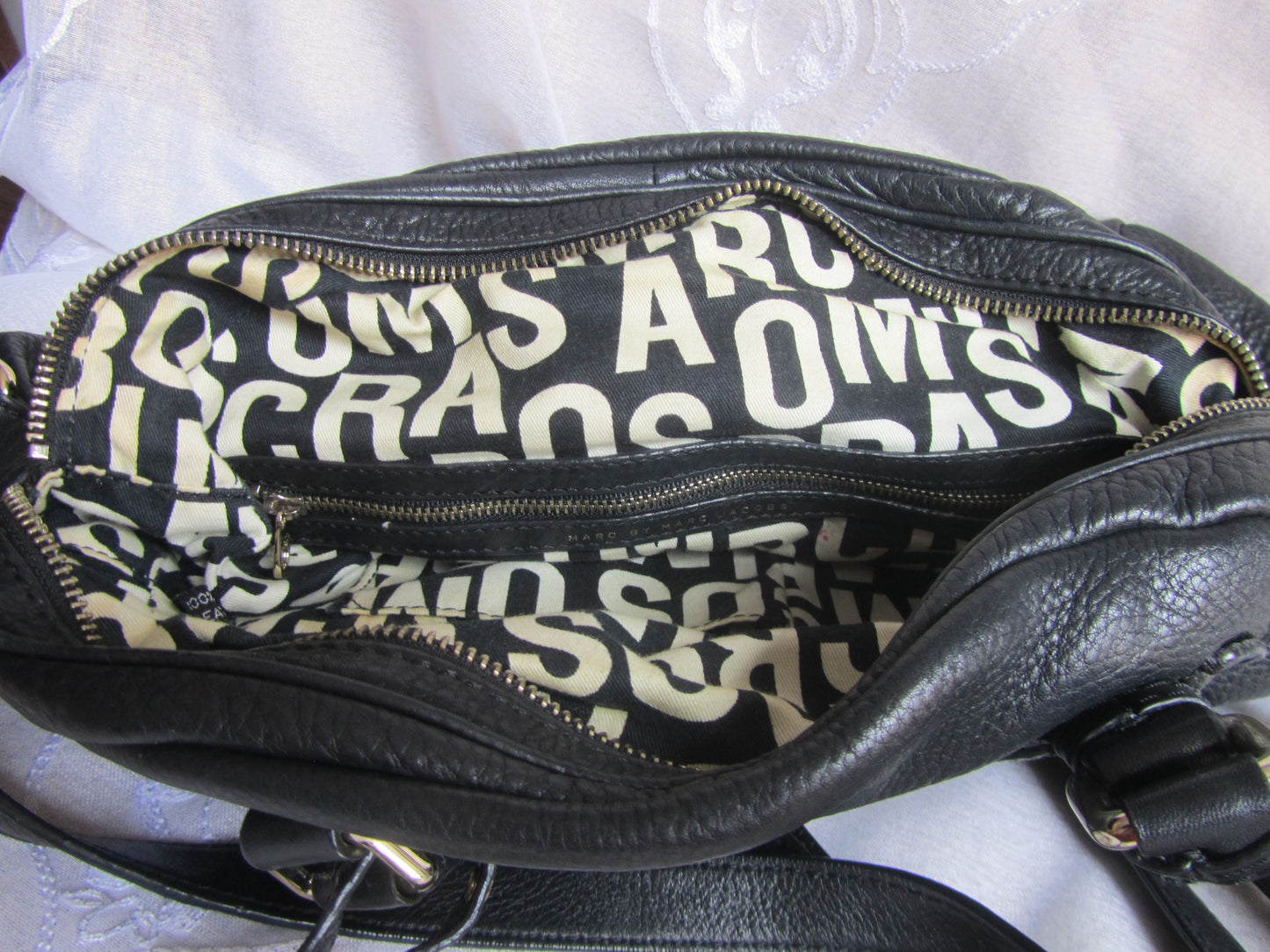 marc by marc jacobs vintage large groovee in black