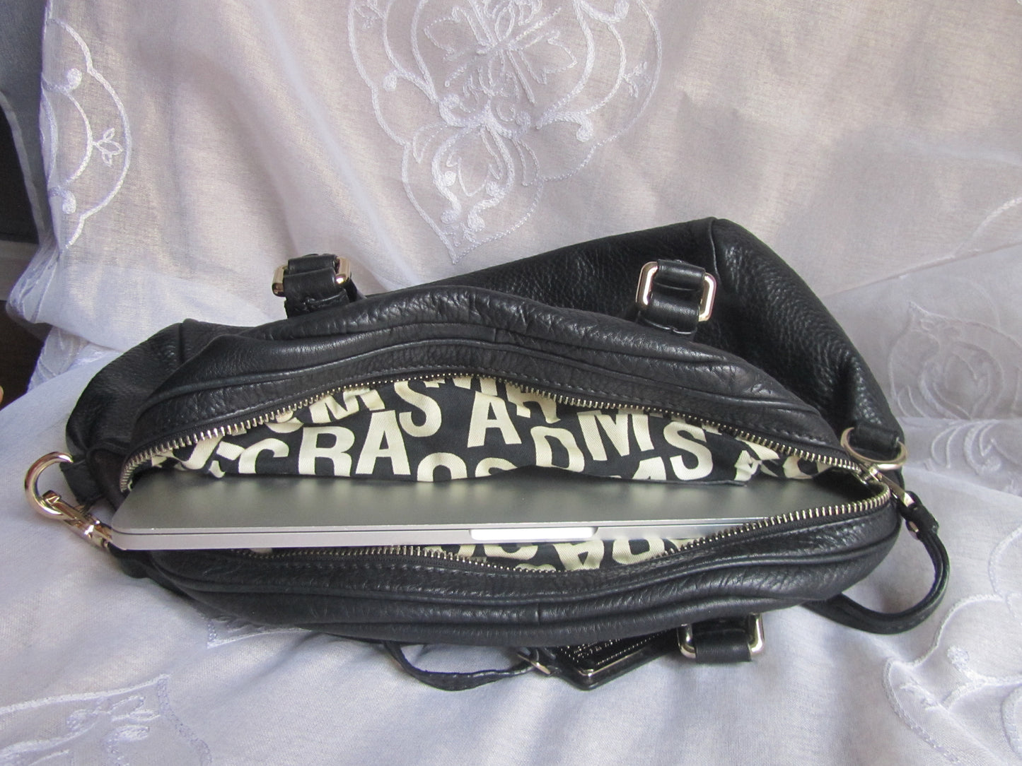 marc by marc jacobs vintage large groovee in black