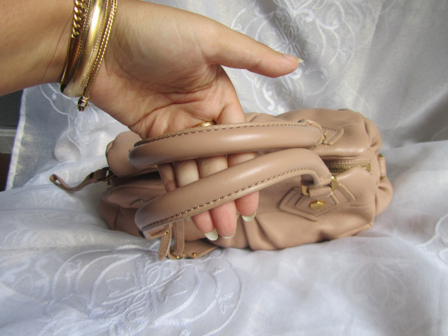 marc by marc jacobs beige baby groovee bag