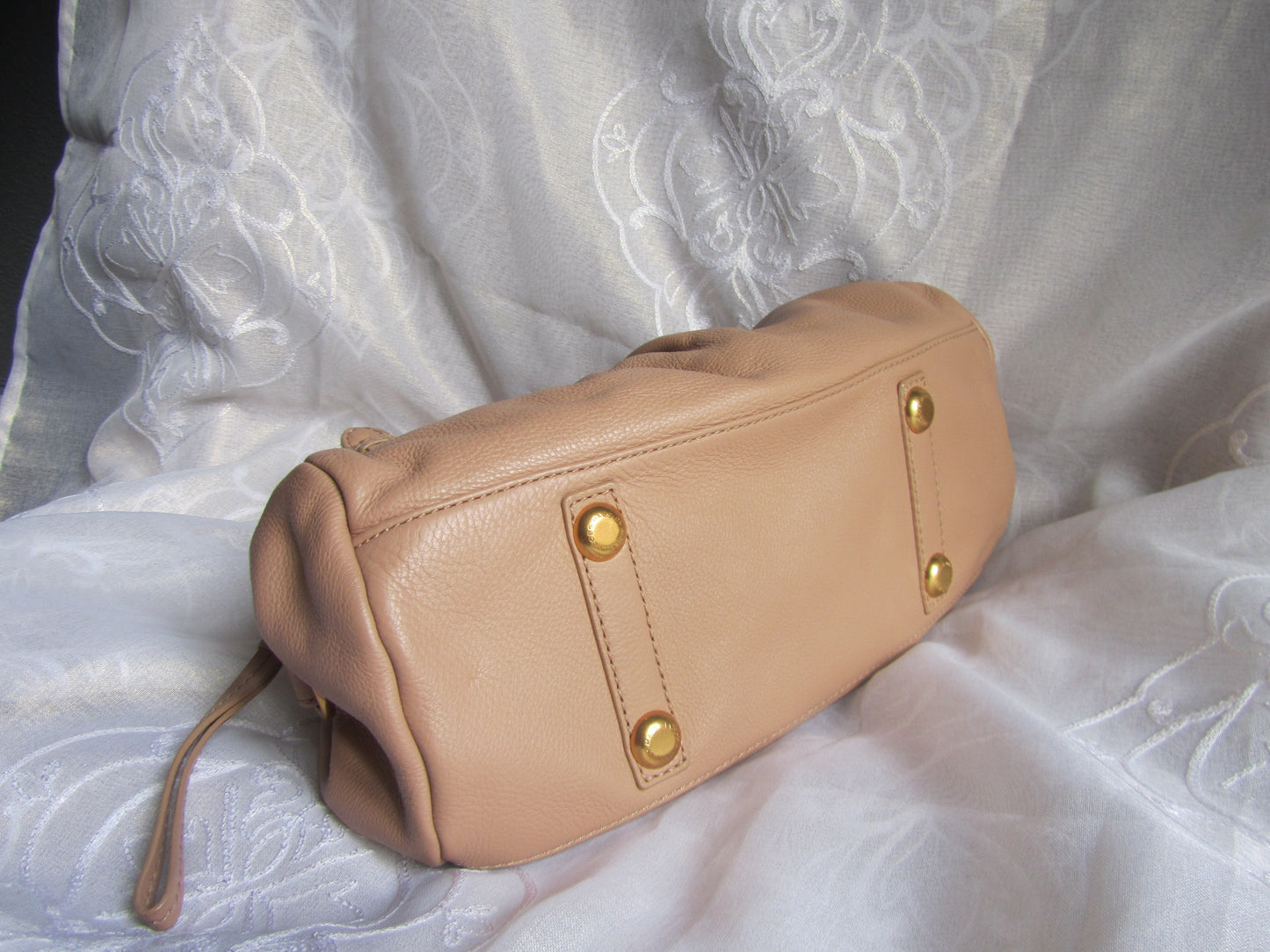 marc by marc jacobs beige baby groovee bag