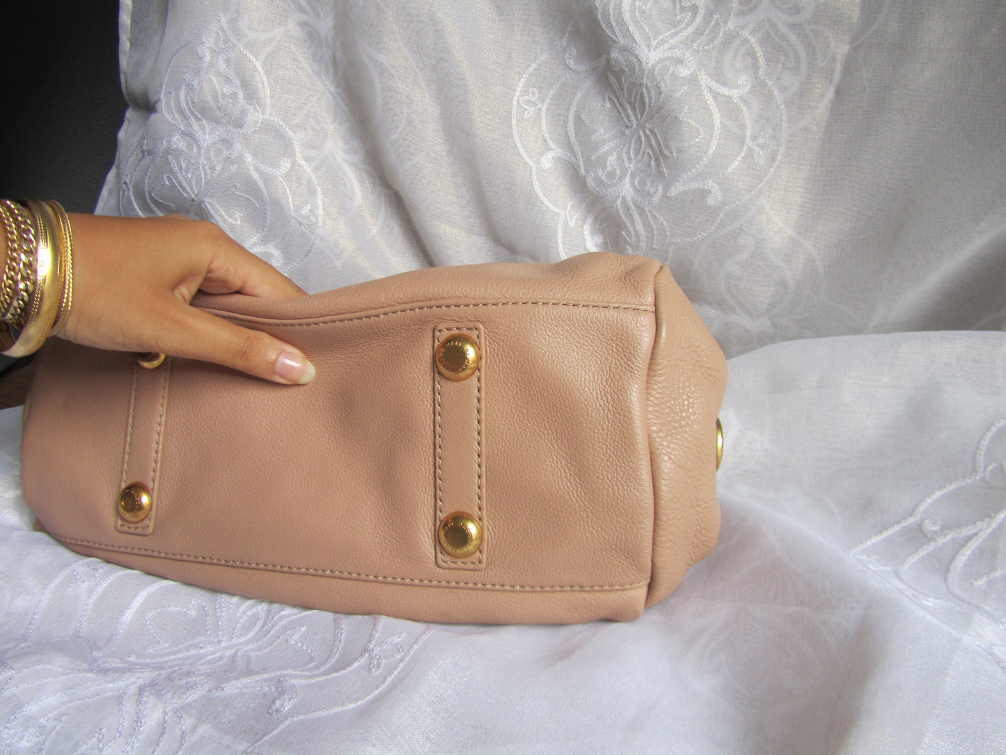 marc by marc jacobs beige baby groovee bag