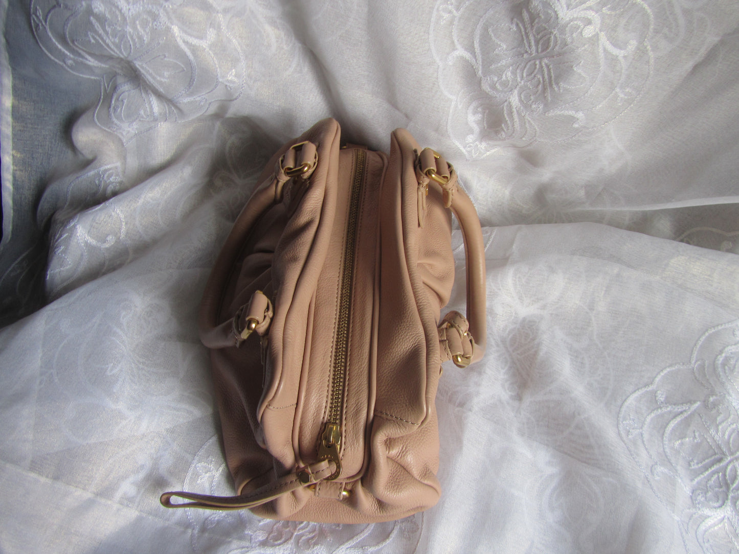 marc by marc jacobs beige baby groovee bag