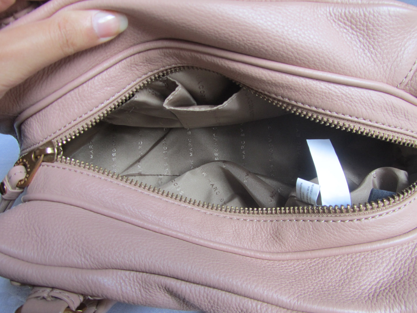marc by marc jacobs beige baby groovee bag