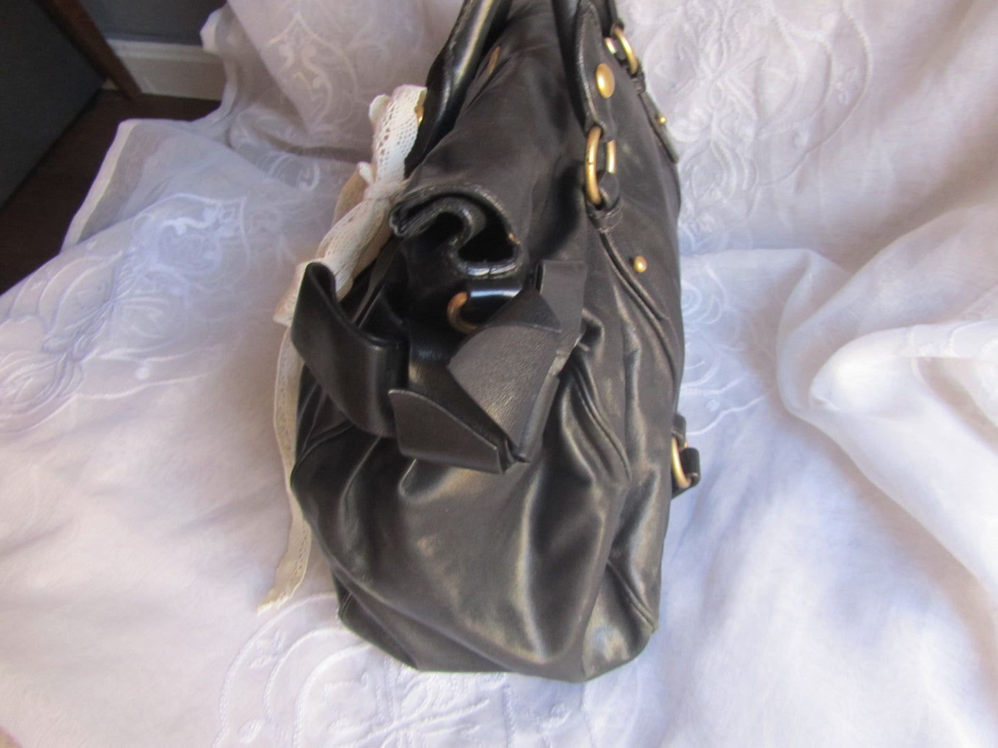 miu miu stunning vitello bow bag in black