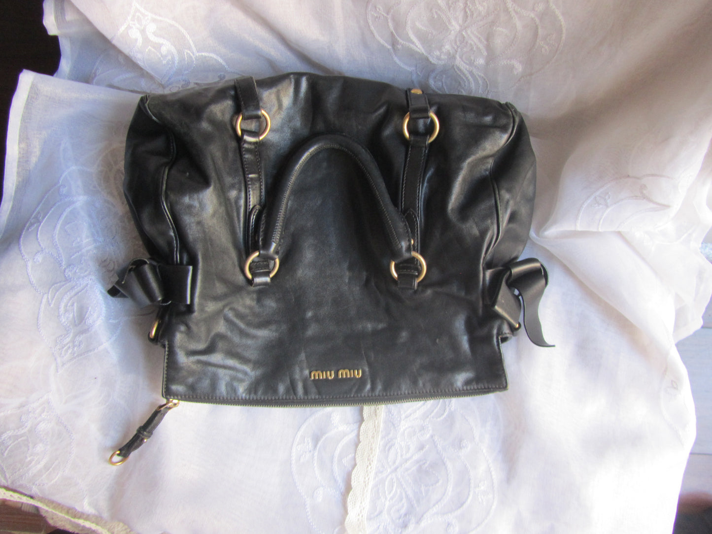 miu miu stunning vitello bow bag in black