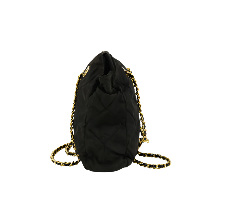 prada black quilted chain shoulder bag