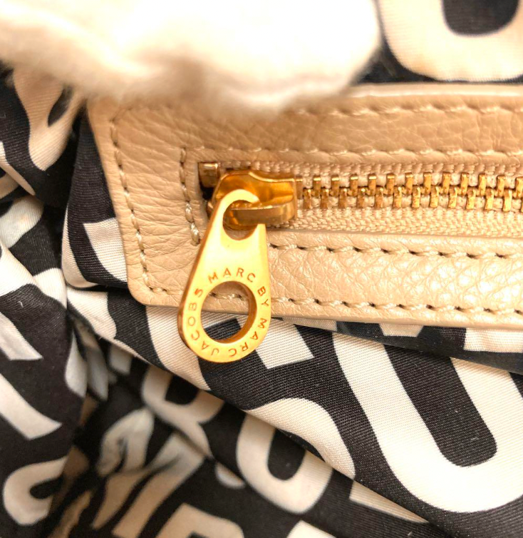marc by marc jacobs large groovee in beige