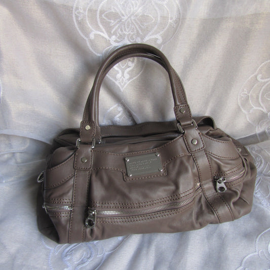 marc by marc jacobs large leather bag in grey