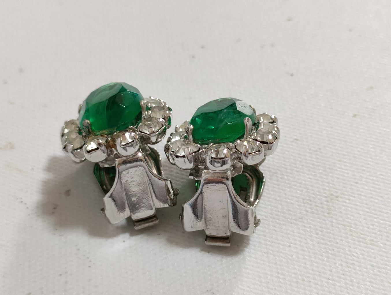 dior green rhinestone clip on elegant earrings