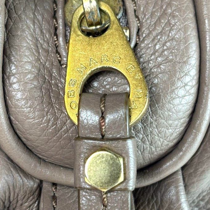 marc by marc jacobs baby groovee bag in caramel