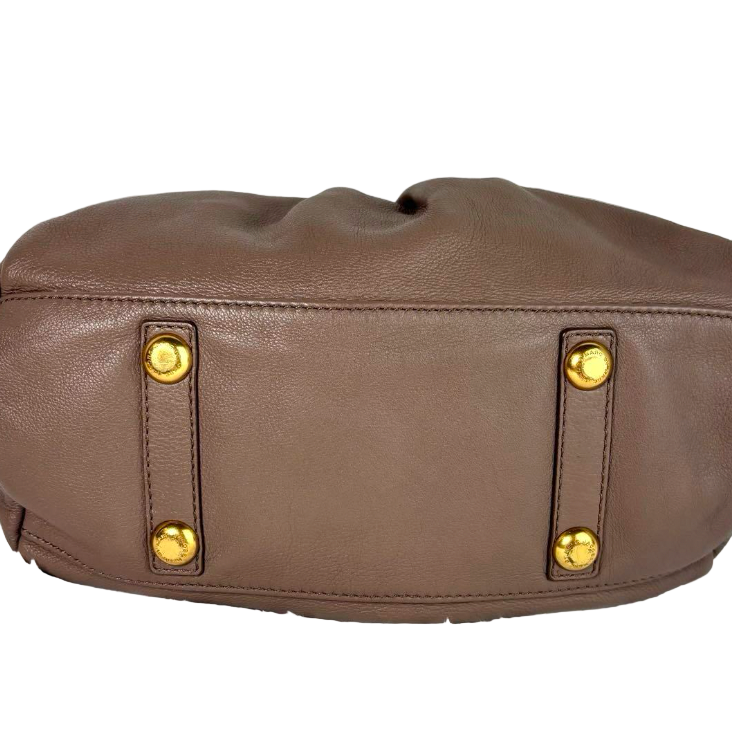 marc by marc jacobs baby groovee bag in caramel