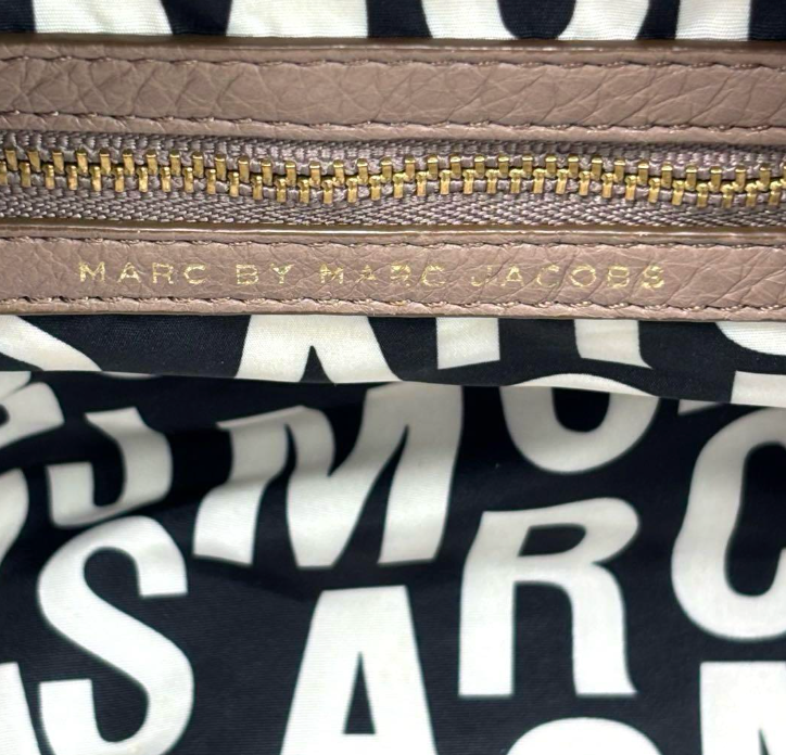 marc by marc jacobs baby groovee bag in caramel