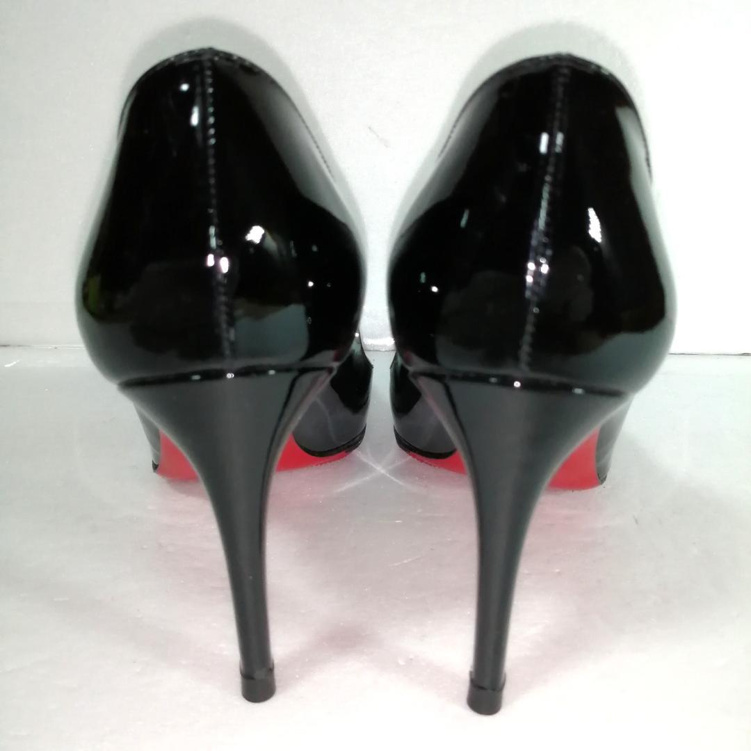 Christian Louboutin Black Pumps (Size 38.5, US 7.5)